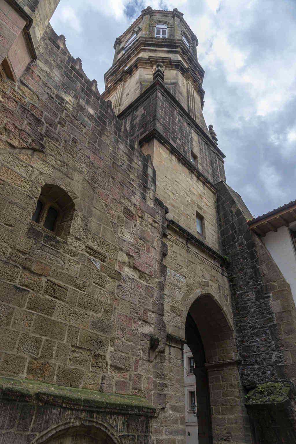 Guipúzcoa - Getaria 11 - iglesia de San Salvador.jpg